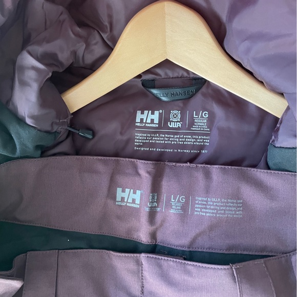 Helly Hansen Powdreamer jacket and Garibaldi 2.0 pants - Picture 2 of 2